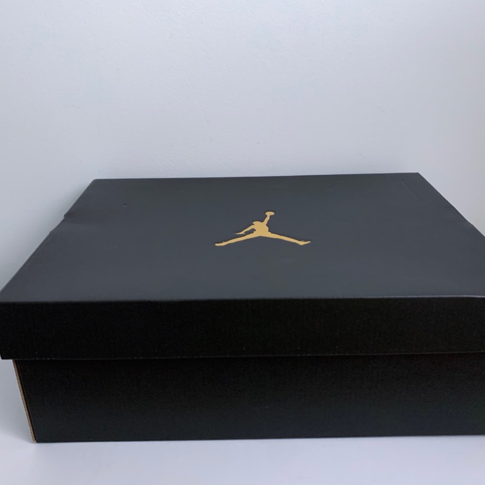 RARE AIR JORDAN 1 MID, LOVE BLACK VARSITY - Picture 9 of 10